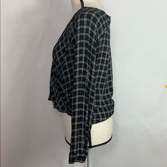 Urban outfitters long sleeve faux wrap top - Picture 3 of 4